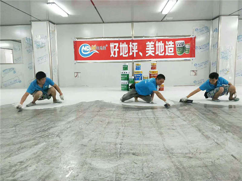 金剛砂耐磨地坪材料施工中，能這樣增強(qiáng)地坪的實(shí)用性
